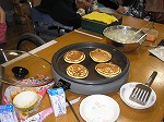 クッキング　ホットケーキ焼き風景